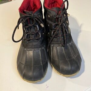 Tommy Hilfiger Duck Boots Black Red Fleece Lining Size 6